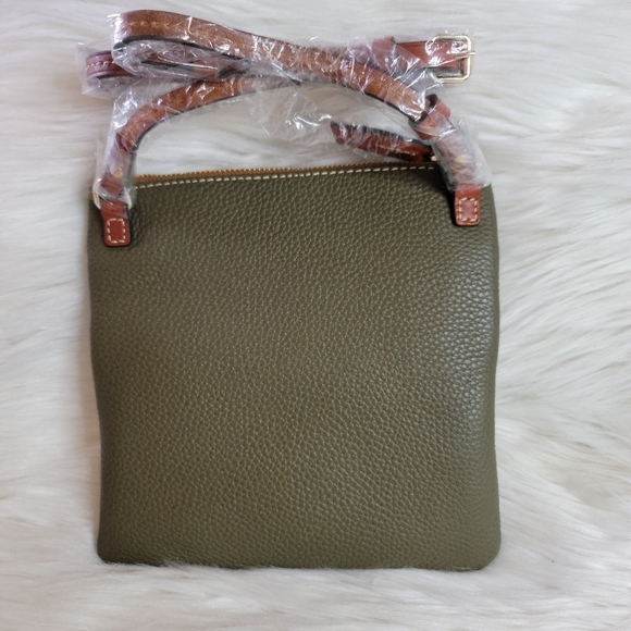 DOONEY & BOURKE PEBBLE GRAIN TRIPLE ZIP CROSSBODY OLIVE - Picture 5 of 6